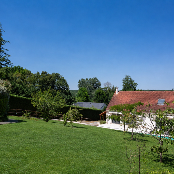 Maison 200m² 5 chambres avec jardin et une piscine 10x5m / jardin 1