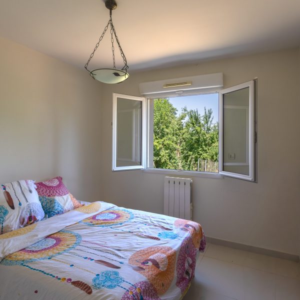 Maison 200m² 5 chambres avec jardin et une piscine 10x5m / chambre 3