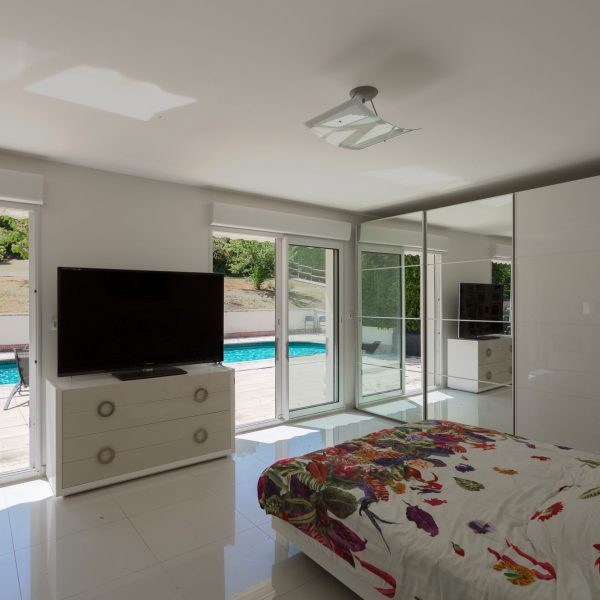 Maison 200m² 5 chambres avec jardin et une piscine 10x5m / chambre 1