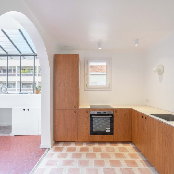 Cuisine équipée – appartement rénové Vauban 13006