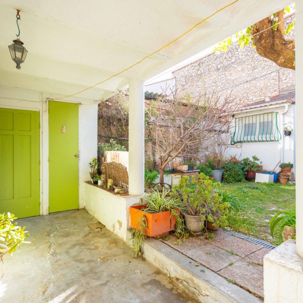 Terrasse ensoleillée exposée sud – maison à vendre Marseille 13008