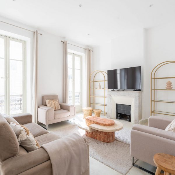 Pièce de vie élégante appartement haussmannien Marseille Périer
