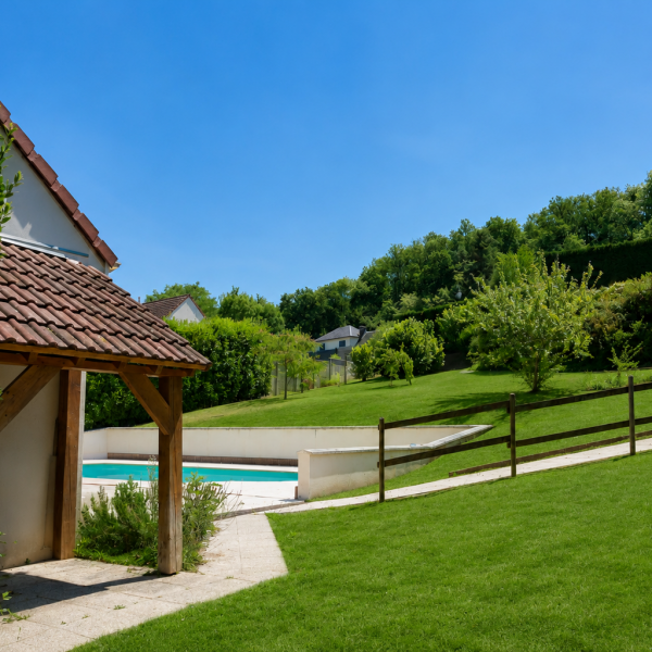 Maison 200m² 5 chambres avec jardin et une piscine 10x5m / jardin 3