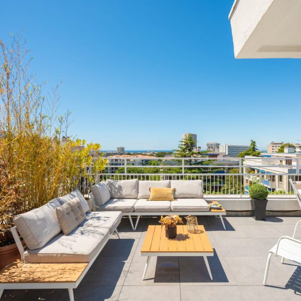 Vue mer et ville depuis la terrasse – Marseille 13009