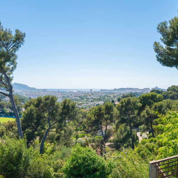Espaces extérieurs et vue dominante – Marseille 13012