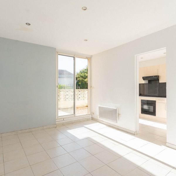 T1-appartement-beaumont-terrasse-vue-13012ATO07875