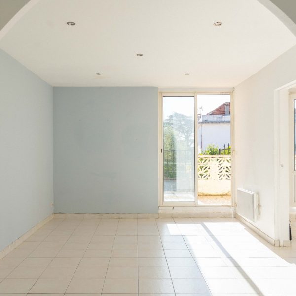 T1-appartement-beaumont-terrasse-vue-13012ATO07880