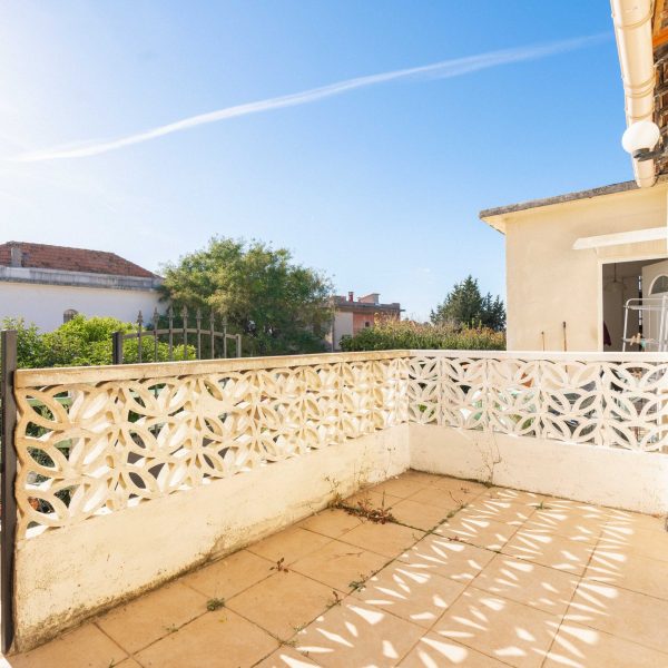 T1-appartement-beaumont-terrasse-vue-13012ATO07903