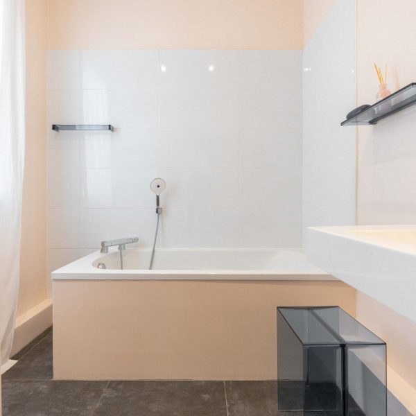 appartement-a-vendre-5-avenue-2 chambre-bourgeois-renové-agence-immobilière-marseille-baradat-immobilierATO03513
