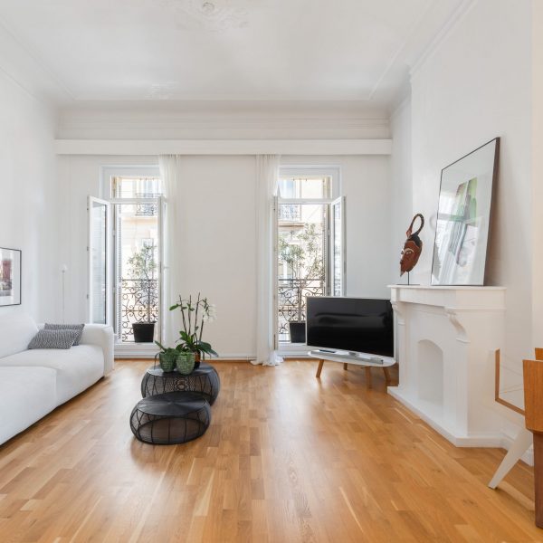 appartement-a-vendre-camas-2 chambres-charme ancien-prestations haut de gamme-agence-immobilière-marseille-baradat-immobilierDSC05566