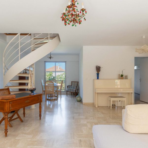 appartement-a-vendre-pointe-rouge-4 chambres-piscine privée-agence-immobilière-marseille-baradat-immobilierATO04733