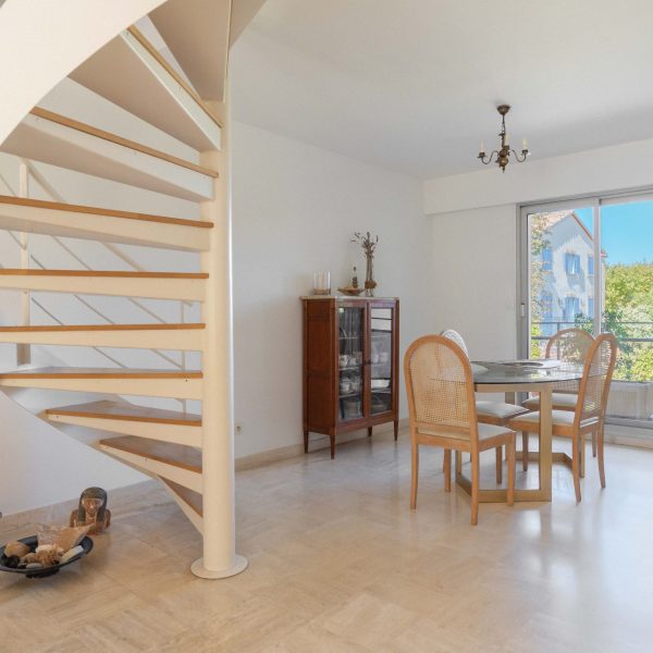appartement-a-vendre-pointe-rouge-4 chambres-piscine privée-agence-immobilière-marseille-baradat-immobilierATO04734