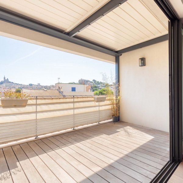 duplex- endoume-a-vendre-avec-terrasse-vue-notre-dame-de-la-garde-2 chambres-agence-immobilière-marseille-baradat-immobilierATO00214