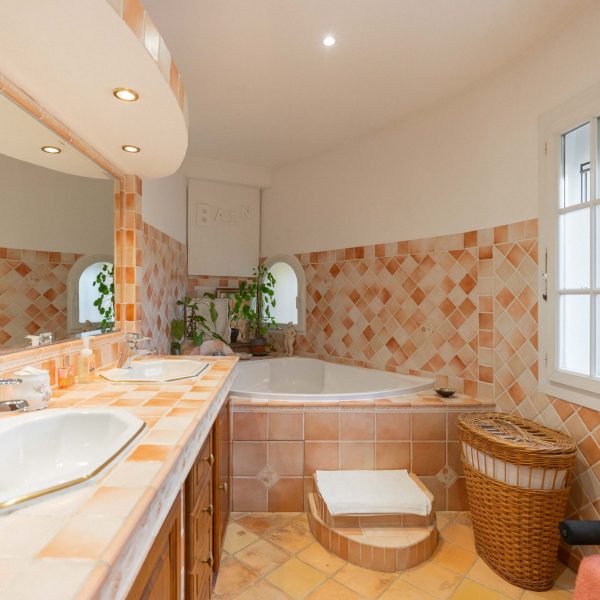 maison-les lecques- architecture-proche mer-5 chambres-agence-immobilier-baradatATO01890