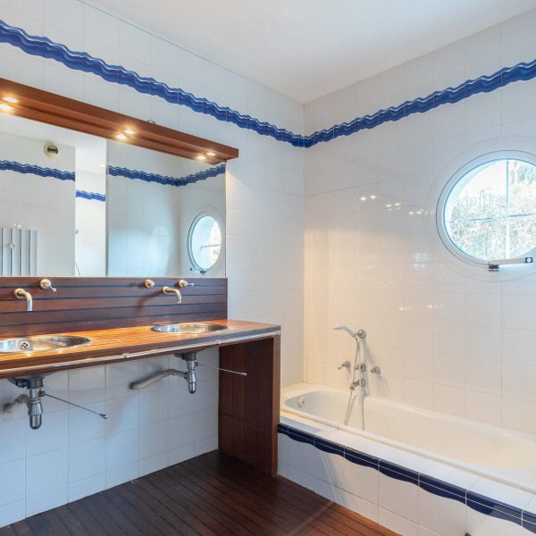 villa-contemporaine-architecture-panouse- 5 chambres- vue mer-agence-immobilier-baradatATO01777